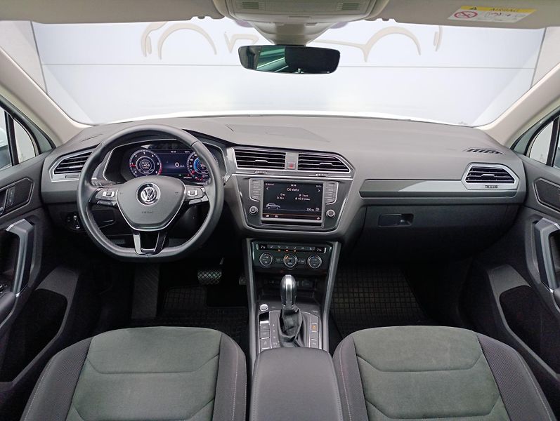 Volkswagen Tiguan 2.0TDI DSG 4M HIGHLINE ČR - fotka 23 z 35
