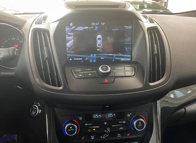 Ford Kuga Titanium 1,5Eoboost, ČR, 1.MAJ - fotka 18 z 27