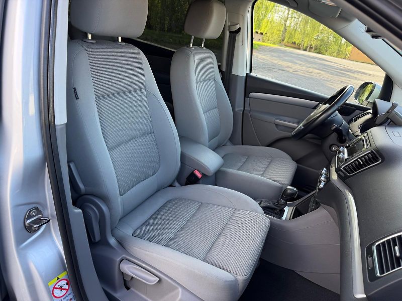 Volkswagen Sharan 2,0 TDI DSG Comfortline/servis - fotka 17 z 30