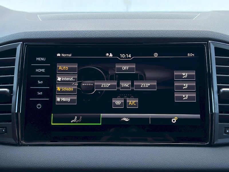 Škoda Karoq (2025) DSG 1.5 TSI / 110kW / SPORTLIN - fotka 28 z 35