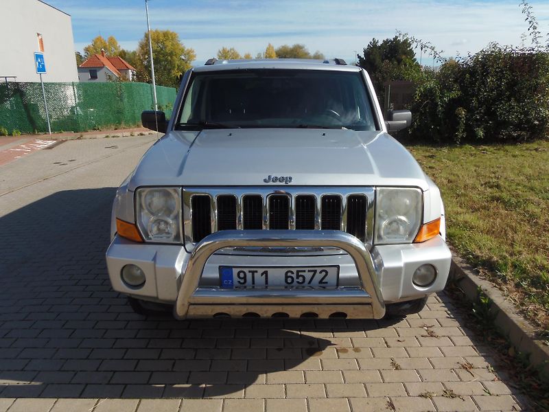 Jeep Commander (2007) 3.7 4x4 7 míst LPG n. nádrž - fotka 2 z 24