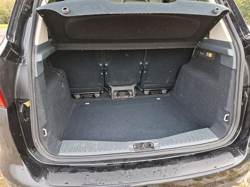 Ford C-MAX (2014) - fotka 5 z 17