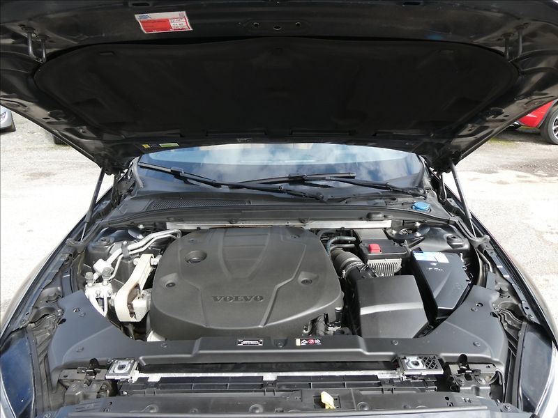 Volvo V60 2,0 D3 AWD Inscription,DPH,ČR - fotka 36 z 41
