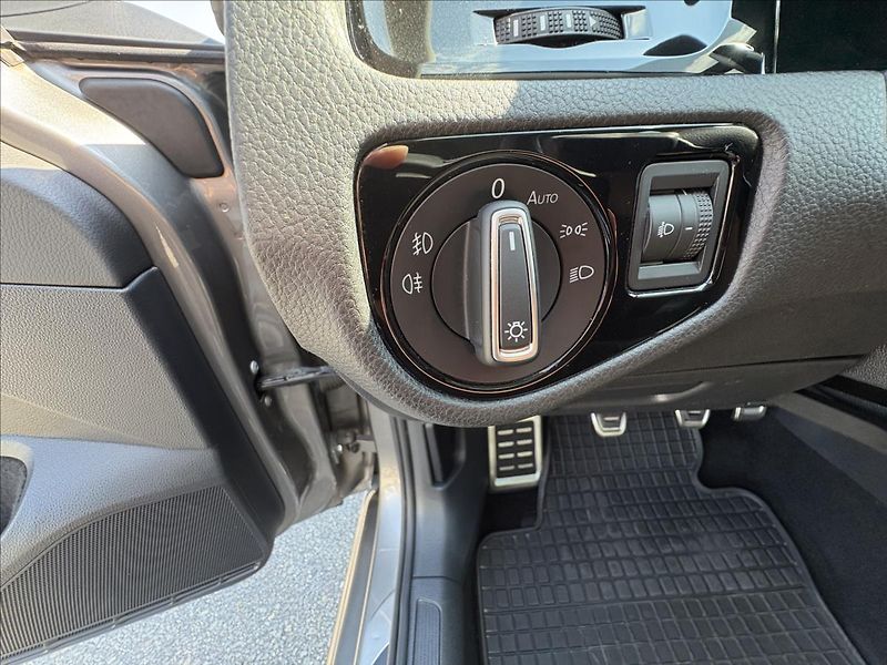 Volkswagen Golf 2,0 TDi 110kW Cup,Navi,Kamera - fotka 6 z 38