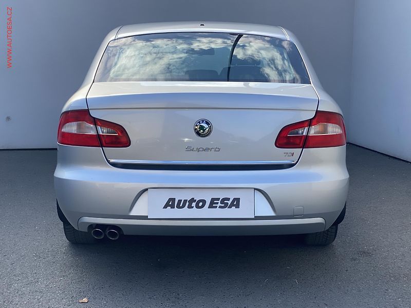 Škoda Superb (2012) 2.0 TDi, Ambition - fotka 5 z 16