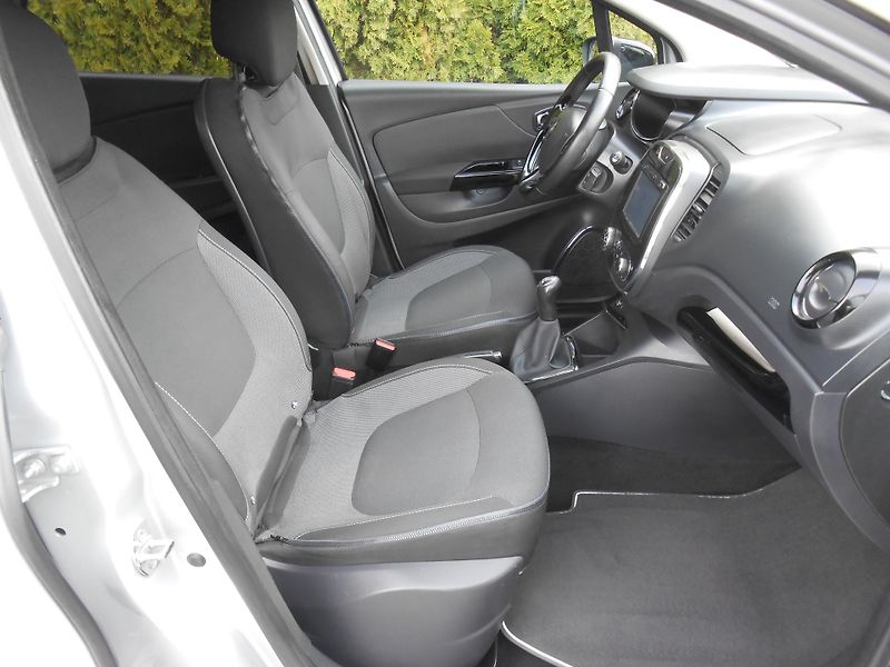 Renault Captur 1.5DCi-NAVI,Chrom, Alu - fotka 15 z 38