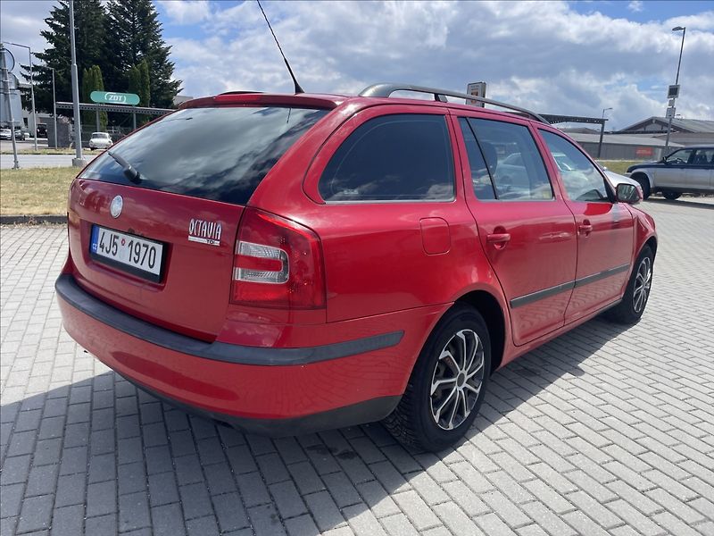 Škoda Octavia 2,0 TDi 103kw BKD Klimatronic - fotka 33 z 35