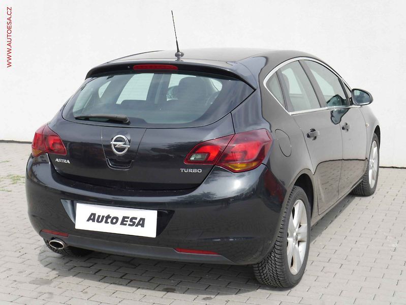 Opel Astra (2013) 1.4T, ČR, Klima - fotka 4 z 19