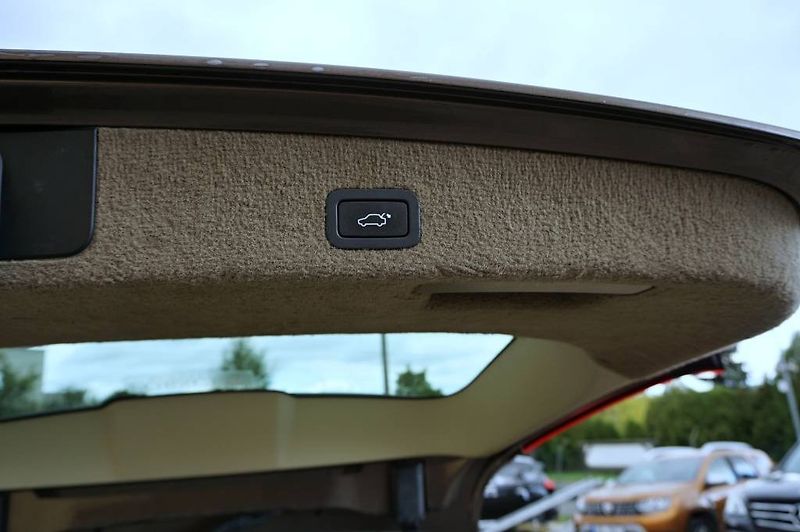Volvo XC70 (2011) SUMMUM 2,4 D5 158 kW - fotka 12 z 47