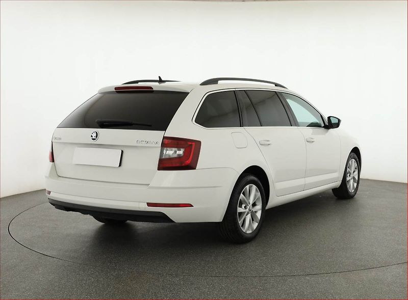 Škoda Octavia (2017) 2.0 TDI, Serv.kniha, Navi - fotka 5 z 20