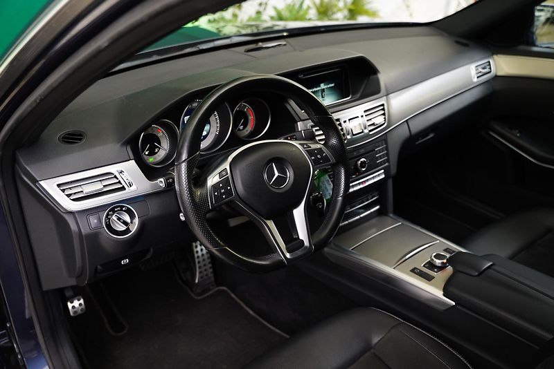 Mercedes-Benz Třídy E - fotka 13 z 30