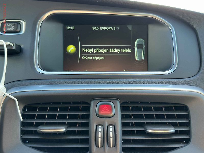 Volvo V40 (2016) 2.0 D3, 2.maj, AT, výhřev - fotka 15 z 21
