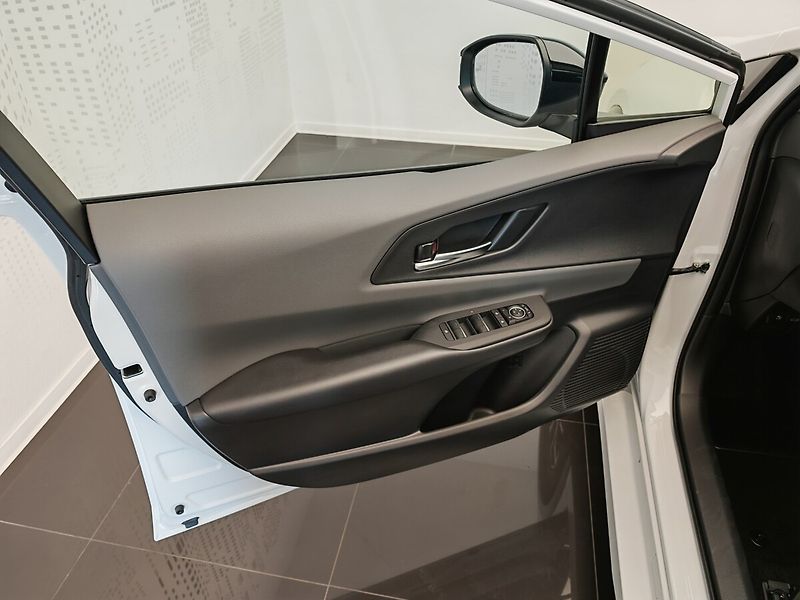 Toyota Prius 2.0 Plug-in Hybrid Prestige - fotka 9 z 38