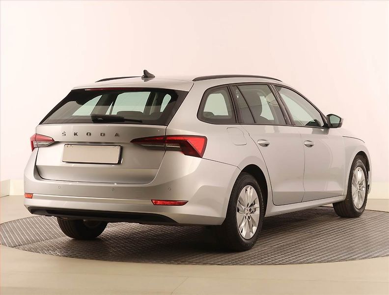 Škoda Octavia (2023) Ambition 2.0 TDI, ČR,1.maj - fotka 5 z 24