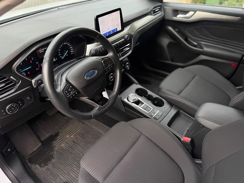 Ford Focus 1.5 TITAN. ČR 1.MAJ NEBOURÁNO - fotka 13 z 29