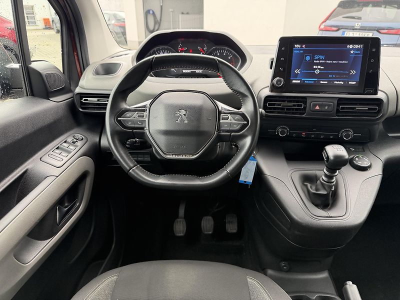 Peugeot Rifter ACTIVE 1.2 PureTech 110 S&S - fotka 10 z 24