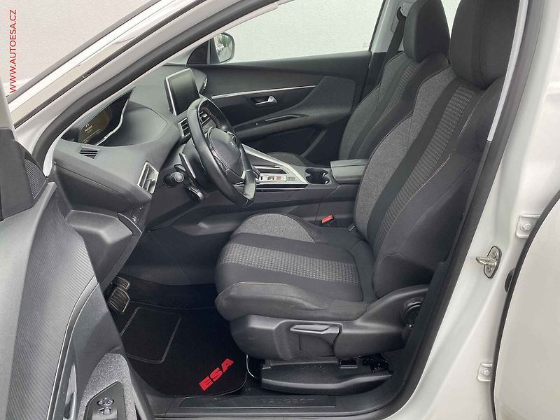 Peugeot 3008 (2017) 1.2PT, Active, AT - fotka 9 z 17