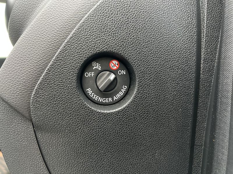 Renault Captur 1.2TCe KOUPENO V ČR 1.MAJ. - fotka 34 z 43