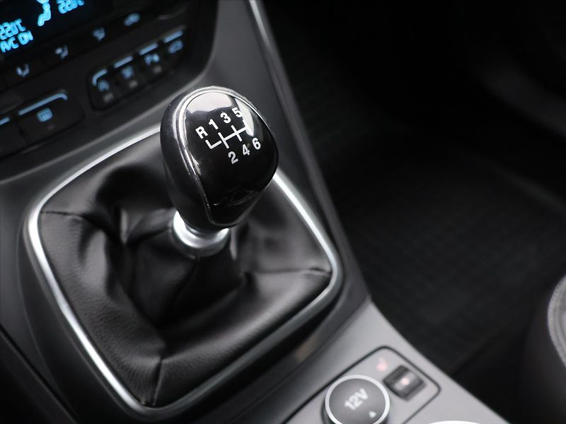 Ford Kuga 1,5 EcoBoost Titanium - fotka 29 z 39