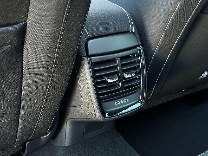 Škoda Kamiq 1.0TSi DSG Monte Carlo 116PS M - fotka 37 z 41