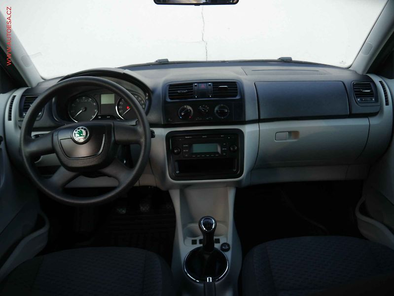 Škoda Fabia (2011) 1.2 TSI, 1.maj,ČR, AC, tažné - fotka 8 z 15