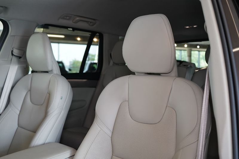 Volvo XC90 B5 PLUS Bright, Vzduch, 360° - fotka 20 z 50
