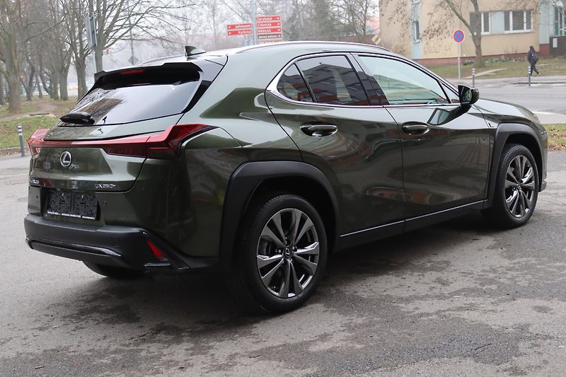 Lexus UX 250h F-SPORT DESIGN 2.0 135kW - fotka 10 z 50
