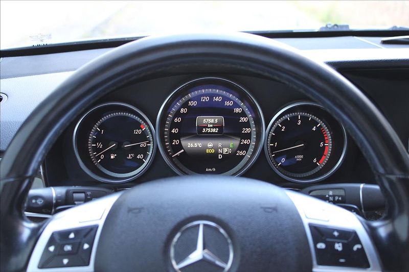 Mercedes-Benz Třídy E 350CDI 4M/ACC/KEYLESS/DPH - fotka 18 z 46