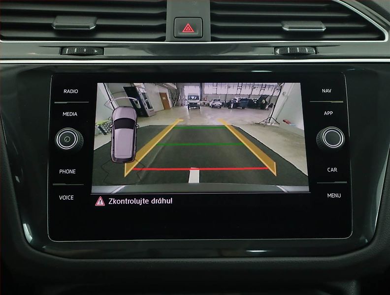 Volkswagen Tiguan (2018) 2.0 TDI, Automat, Serv.kniha - fotka 15 z 16