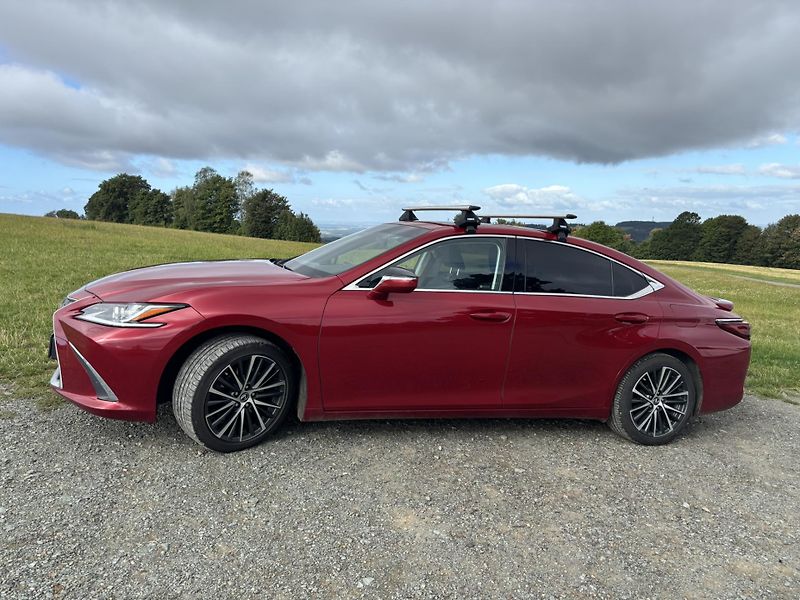 Lexus ES 300h (2023) - fotka 5 z 20
