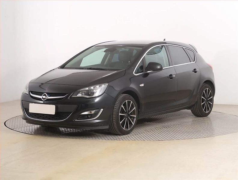 Opel Astra (2014) 1.4 16V, Serv.kniha, Navi - fotka 2 z 17
