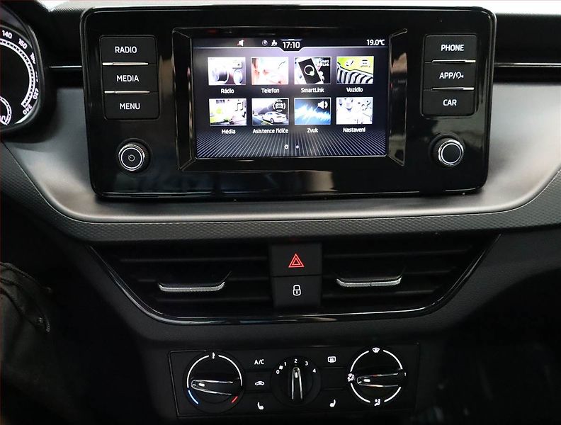 Škoda Kamiq (2023) Ambition Plus 1.0 TSI, ČR - fotka 12 z 17