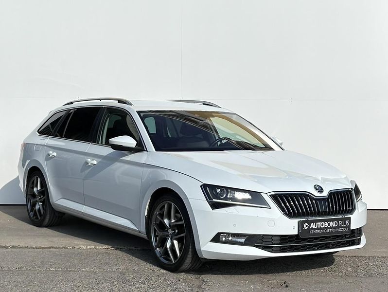 Škoda Superb 2.0 TDI 4x4 DSG / 140 kW Style - fotka 6 z 26