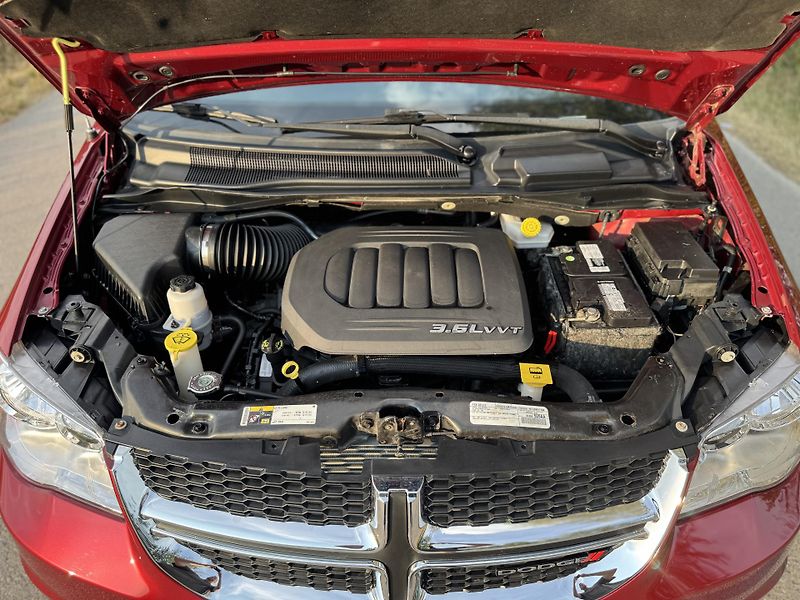 Dodge Grand Caravan (2016) 3.6 V6 SERVISNÍ KNIHA - fotka 32 z 35
