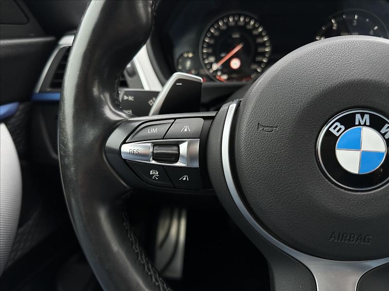 BMW Řada 3 330d GT M-Paket xDrive - fotka 16 z 33
