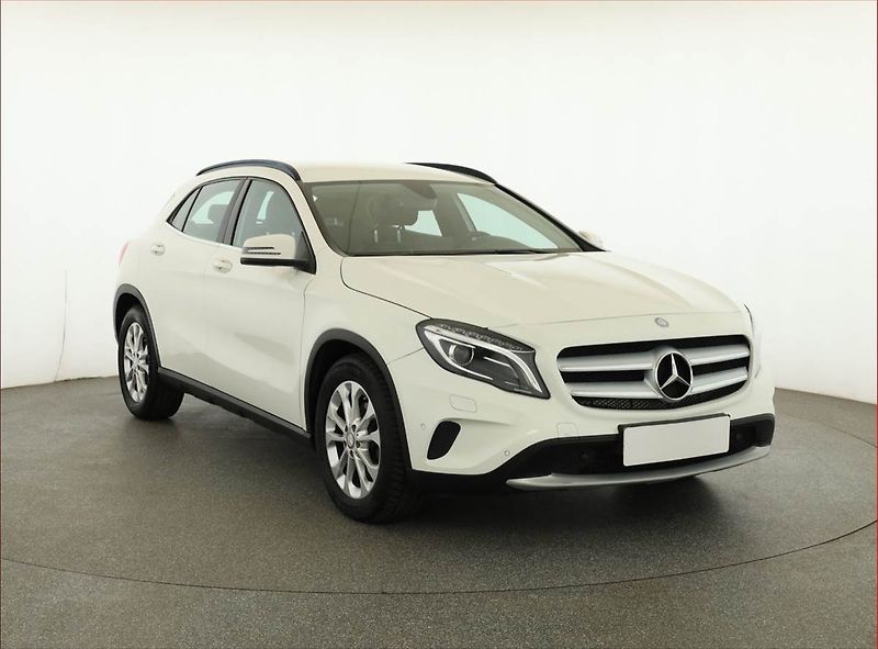 Mercedes-Benz GLA (2016) 200 CDI 4MATIC, 4X4 - fotografie inzerátu