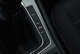 Volkswagen Golf 2.0TDi 110kW LOUNGE SERVIS.KN. - náhled 21