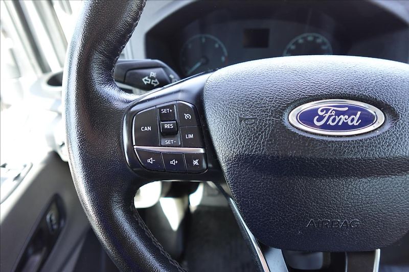 Ford Transit 2,0 TDCi  L3H2 6MÍST KLIMA - fotka 28 z 40
