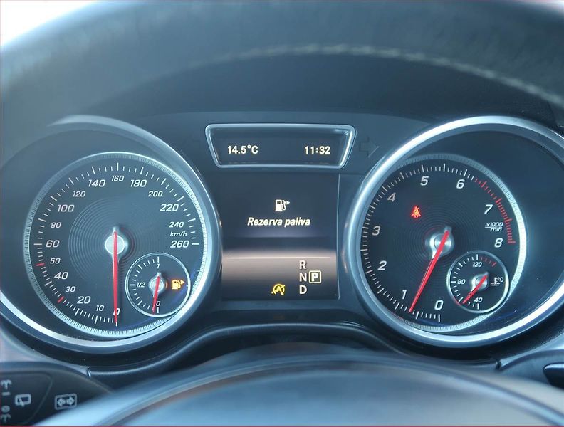 Mercedes-Benz GLE (2016) 500, 4X4, Automat, Kůže - fotka 11 z 16