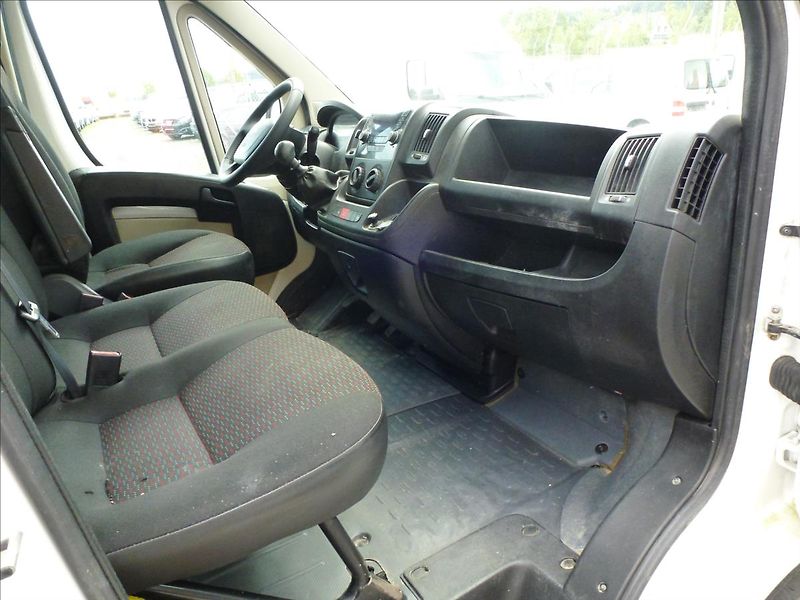 Citroën Jumper 2,2 HDI Sklápěč 7míst - fotka 27 z 30