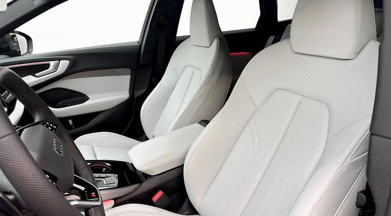 Audi A5 Avant 2.0 e-hybrid Q 360 kam. - fotka 8 z 23