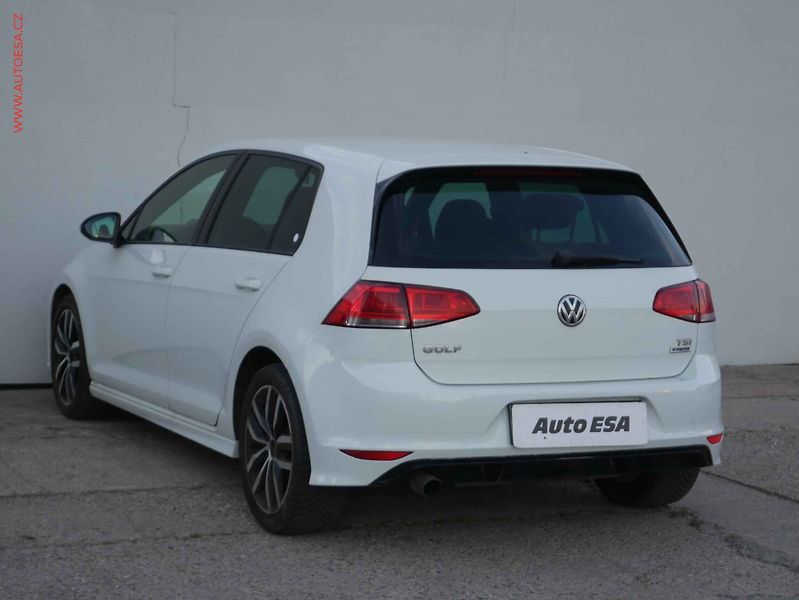 Volkswagen Golf (2014) 1.2TSI VII, R-Line - fotka 4 z 21
