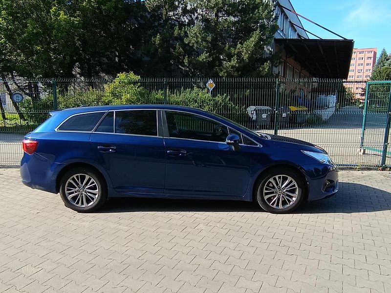 Toyota Avensis (2016) 2,0D, 105kW,  - fotka 6 z 13