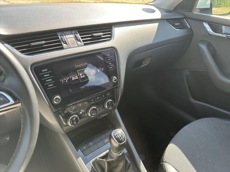 Škoda Octavia 1.6 TDI CZ Style+ LED Navi - fotka 23 z 36