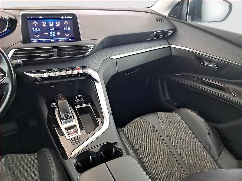 Peugeot 5008 (2019) Allure PureTech 130, Automat - fotka 8 z 21