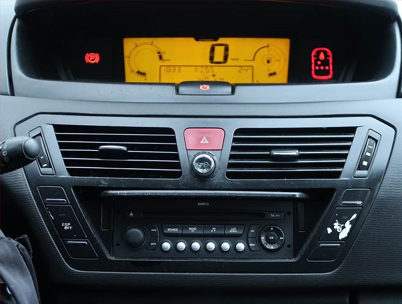 Citroën C4 Picasso (2008) 1.6 HDi, po STK, Tažné, Klima - fotka 12 z 14