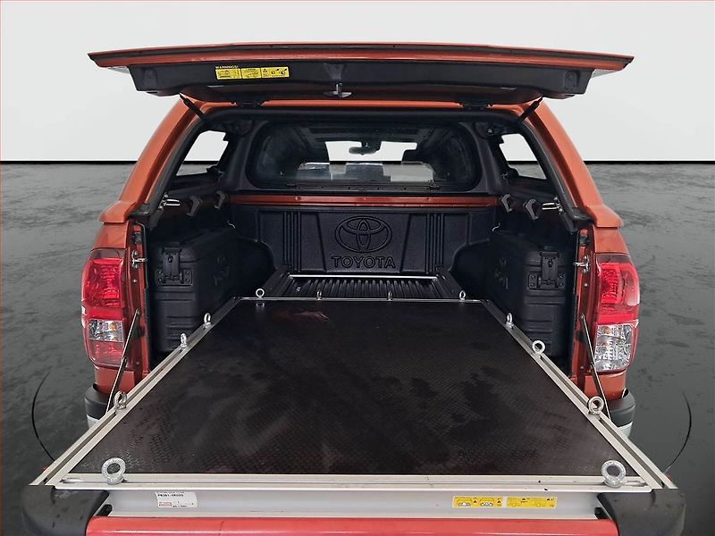 Toyota Hilux (2020) 2.4 D-4D - fotka 14 z 24