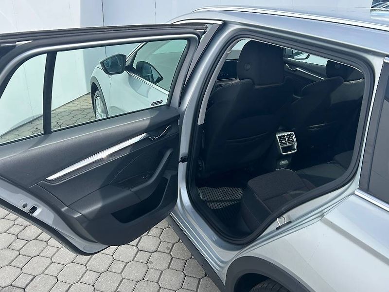 Škoda Octavia Scout 7DSG 4x4 2,0TDI - fotka 7 z 26