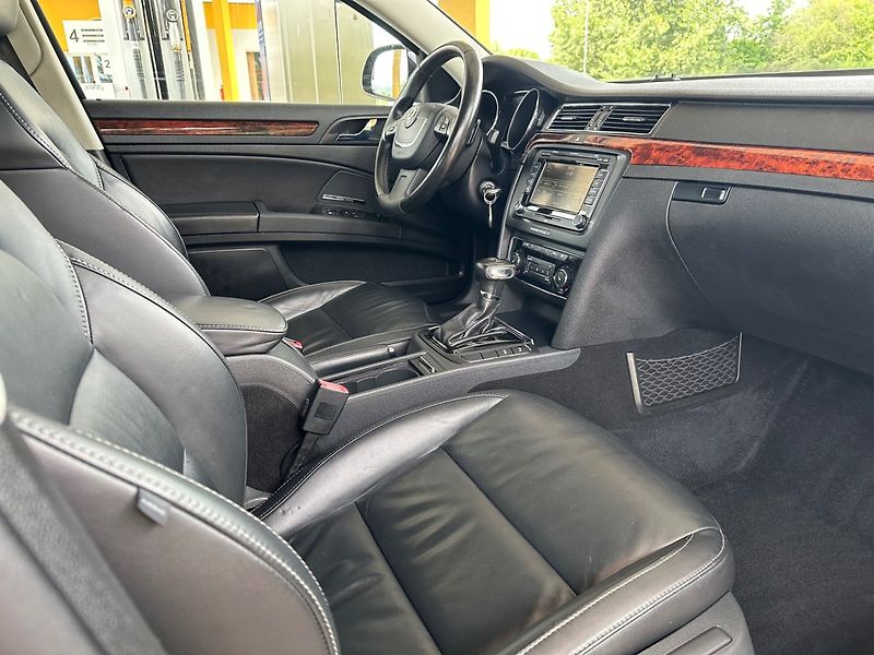 Škoda Superb (2010) 2.0TDi DSG CR BUSINES 100%KM - fotka 8 z 18