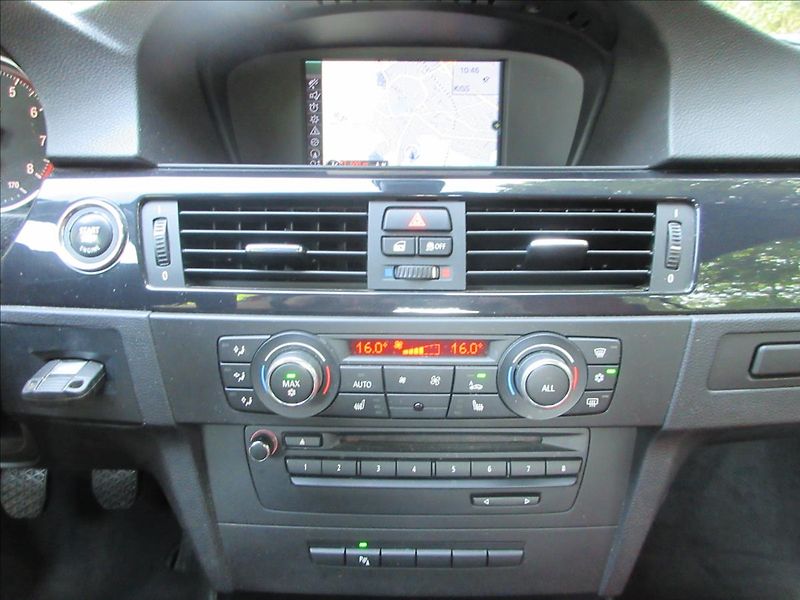 BMW Řada 3 325i 160Kw, Navi, 97 tis. Km. - fotka 28 z 42